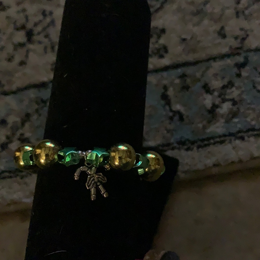 Candy-Cane Christmas Bracelet